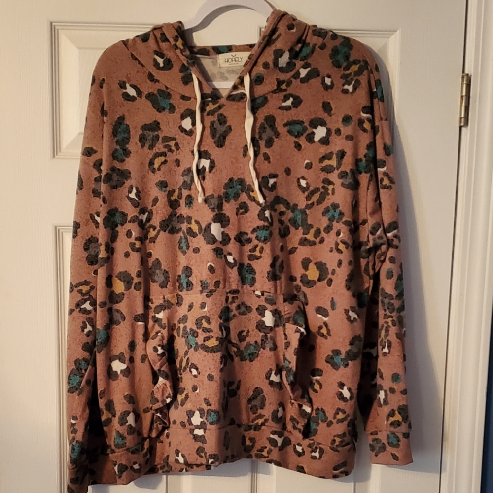 Hopely Leopard Print Sweatshirt